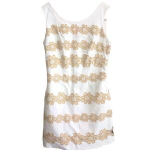 Lilly Pulitzer Delia textured white/ gold eyelet flowers. Sz 0/2. Beachy Flirty